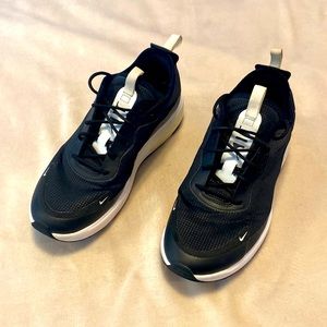 EUC NIKE AIR MAX DIA W:8/EU:39